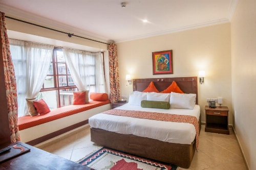 African Tulip image 15